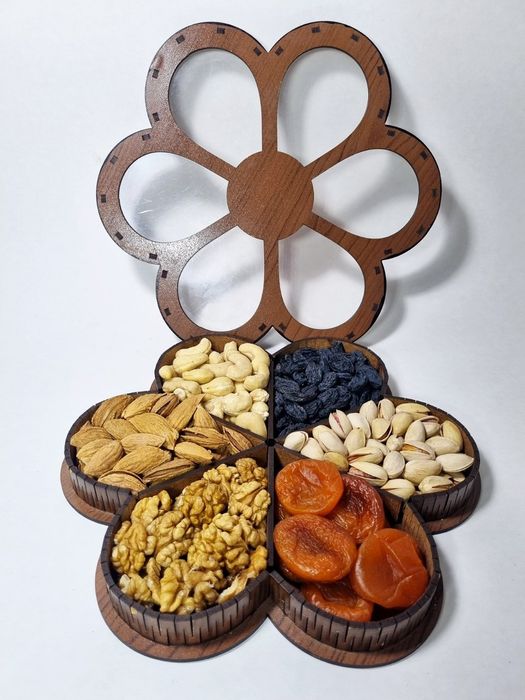 Подарочный набор из сухофруктов и орехов chaqchuq quruq meva sovg'a