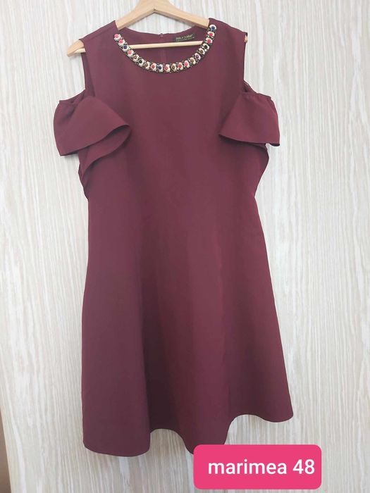 Rochiță foarte frumoasa și lejeră