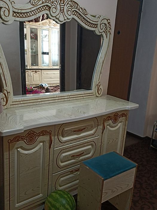 Mebelar sifati zoʻr