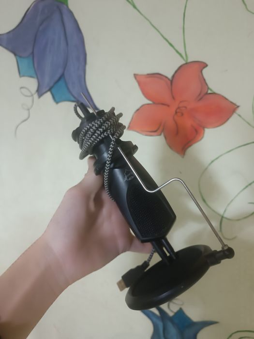 продам микрофон 6000