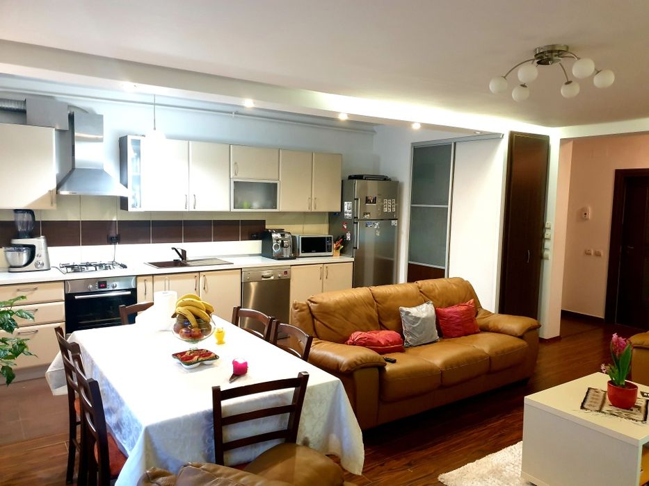 Pers Fizica inchiriez  ap 4 camere Buna Ziua