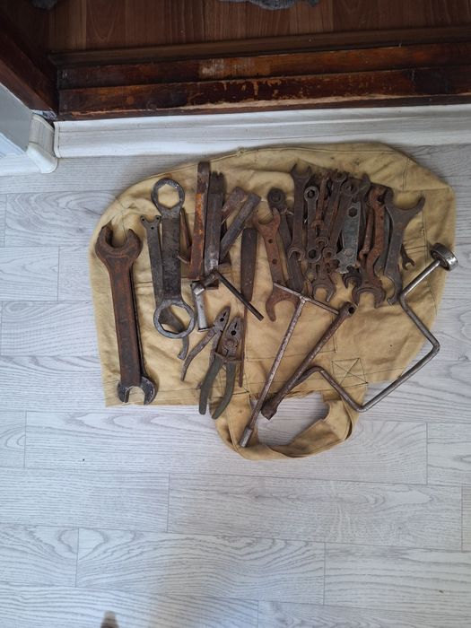 Продаётся  набор  ключей  советский  союз  разные  номера