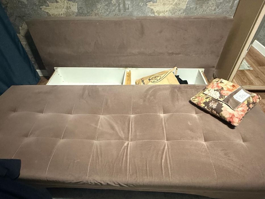 Срочно пролам диван