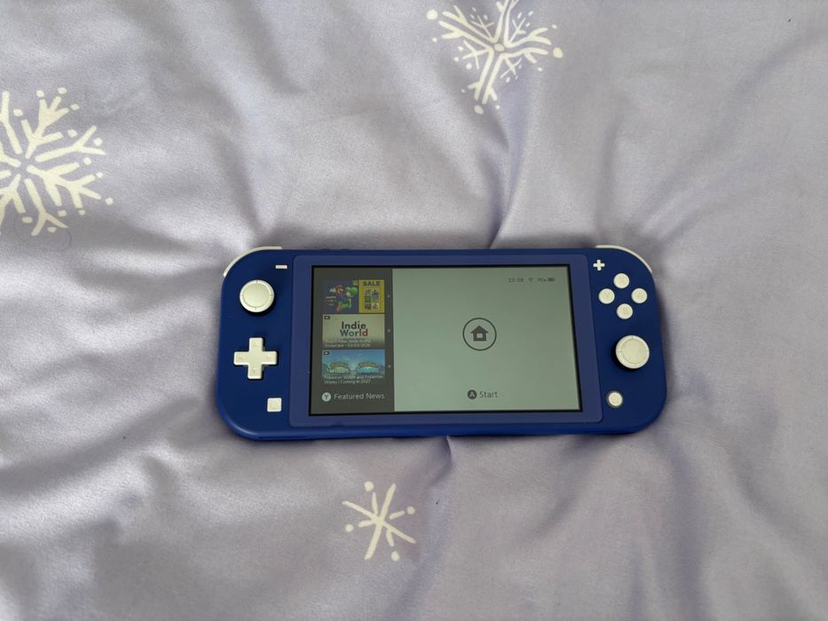 Nintendo switch lite с две игри