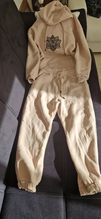 Дамски спортен комплект