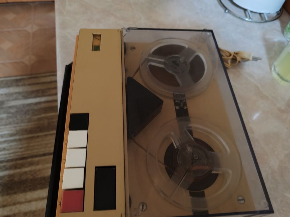 Magnetofon Philips și Tesla Pluto retro