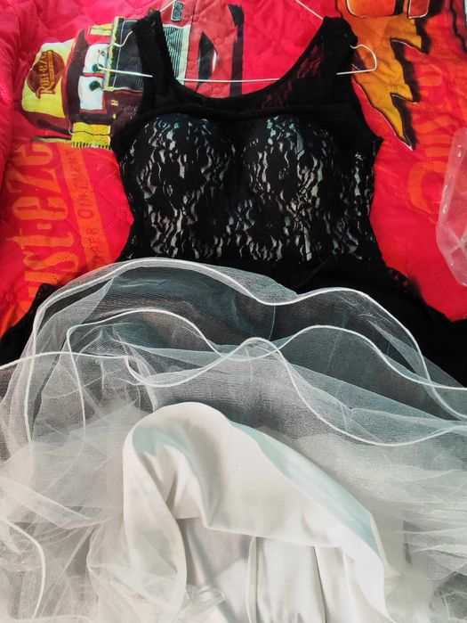 Официална черна дантелена рокля