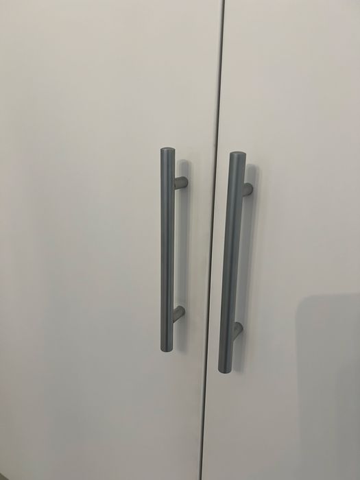 Продам шкаф в спальню и стол