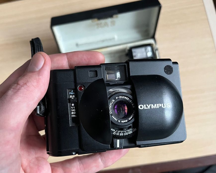 Olympus XA + blitz A11 aparat foto analogic