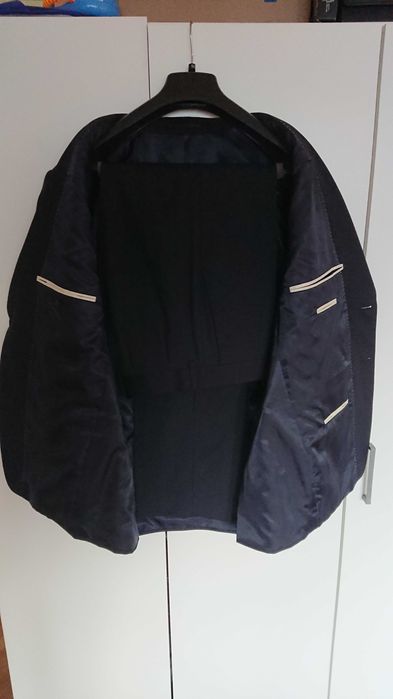 Официален мъжки костюм класически 100% вълна