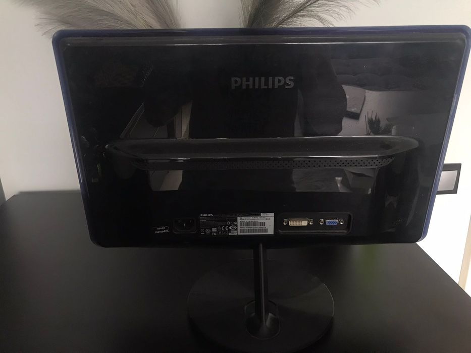 Монитор Philips TN Led Display