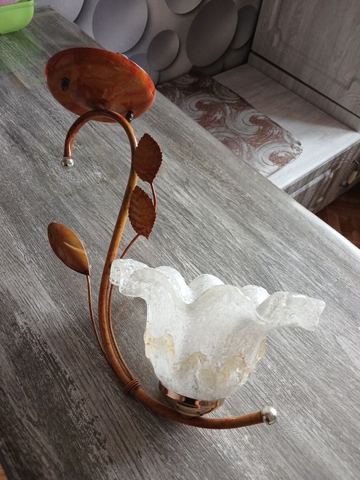 Продам  люстру в отличном состоянии