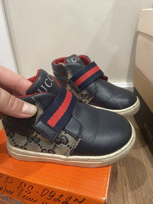 Продам гуччи кроссовки десткие