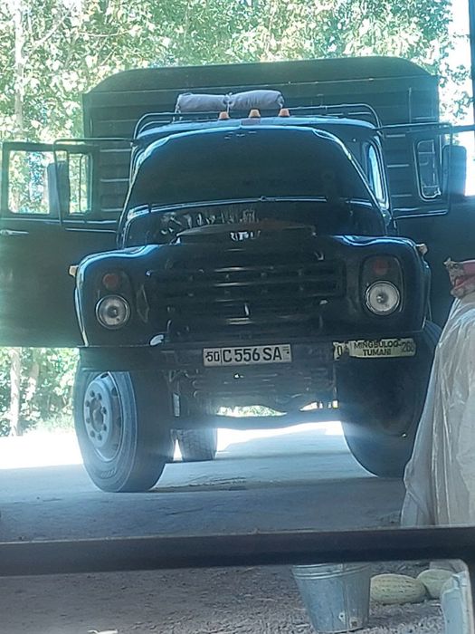 Zil samosval sotiladi