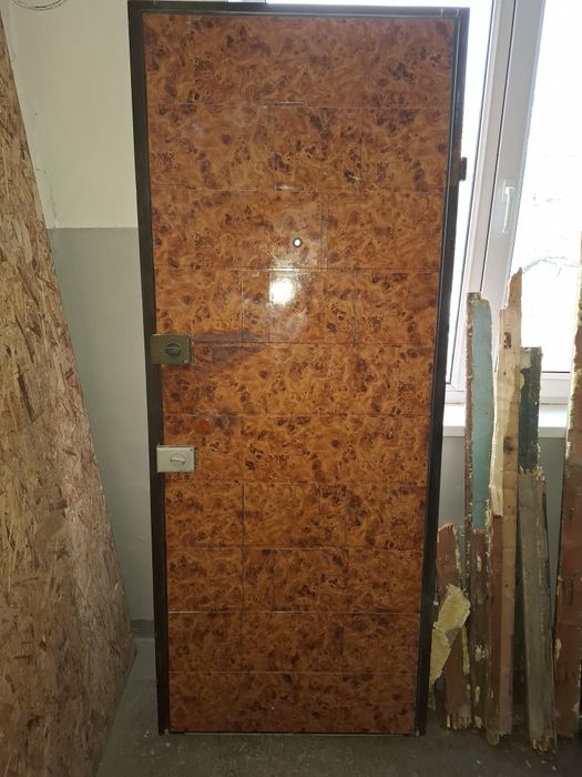 Дверь железная б/у.