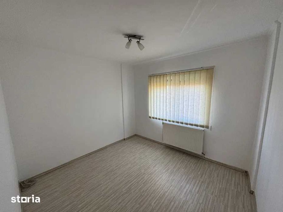 Apartament 3 camere decomandat in Micro 16 – Strada Fagarasului