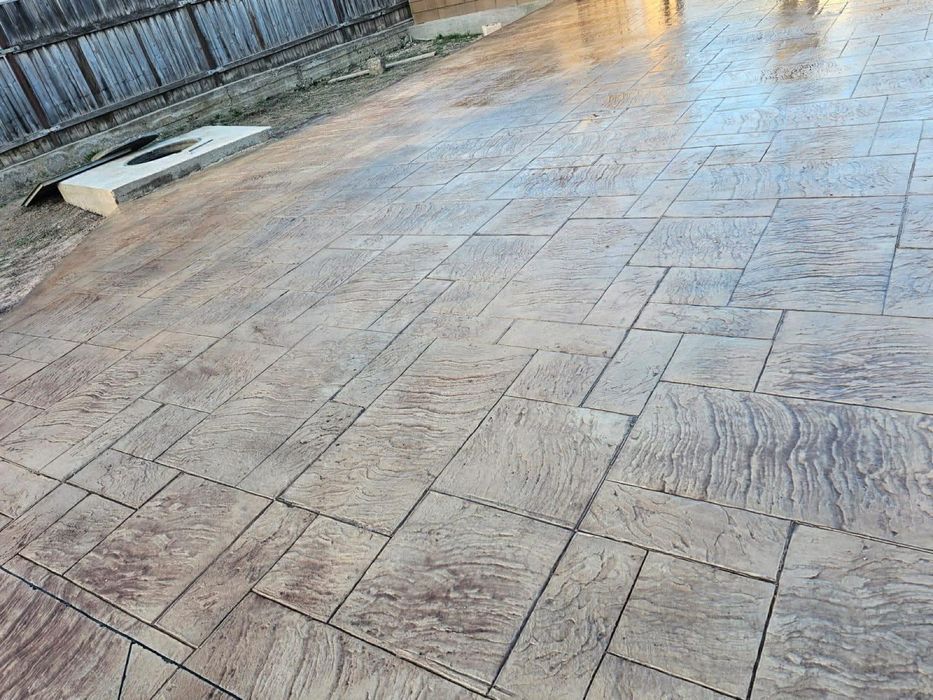 Pardoseli din beton amprentat/elicopterizat(120 ron/mp)