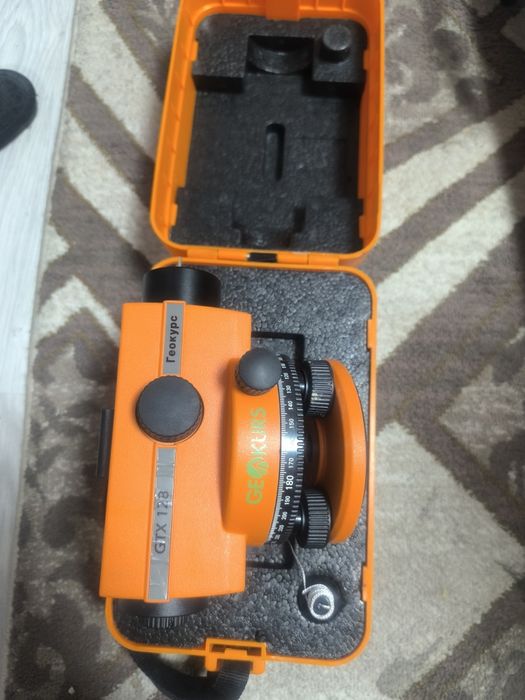 Штатив,Нивиллер Геодезист