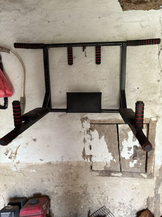 Турник бруся настеная