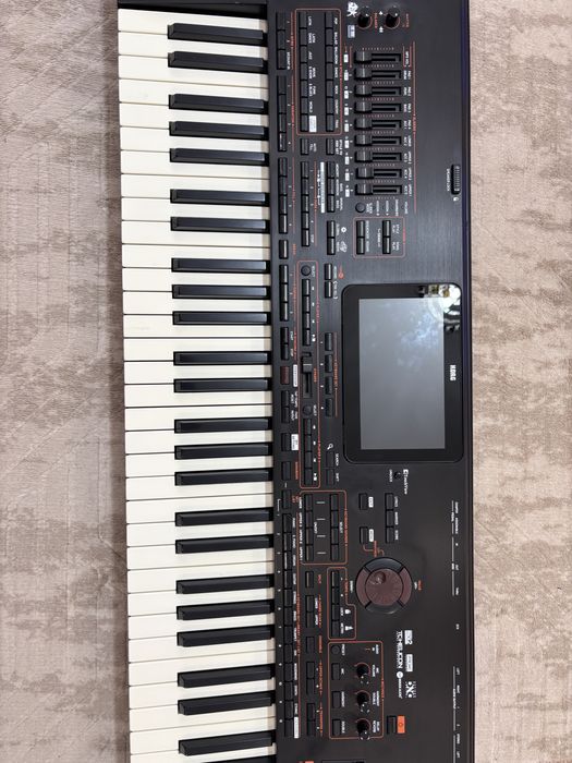 Продавам Корг Korg Па4х 61 Зареден със Новия Сет на Муси Сет