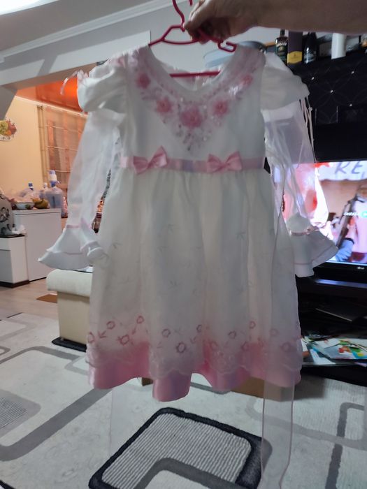 Продам детские платья