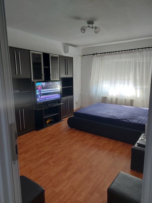 Închiriez apartament cu o camera