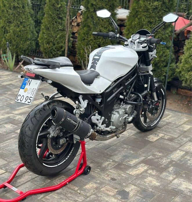 Hyosung GT 650 Naked limitat cat. A2    ( suzuki sv / honda hornet )