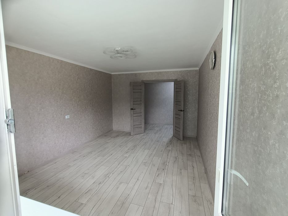Срочно продам 2 комн кв, нов план, центр