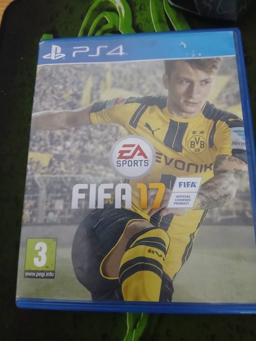 Vând fifa 17  nu are zgârieturi este ca nou lam primit cadou mai jucat merge