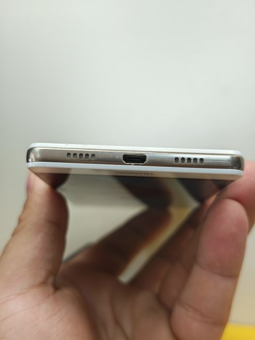 Huawei Ale-L21 stare excelentă alb /Negru