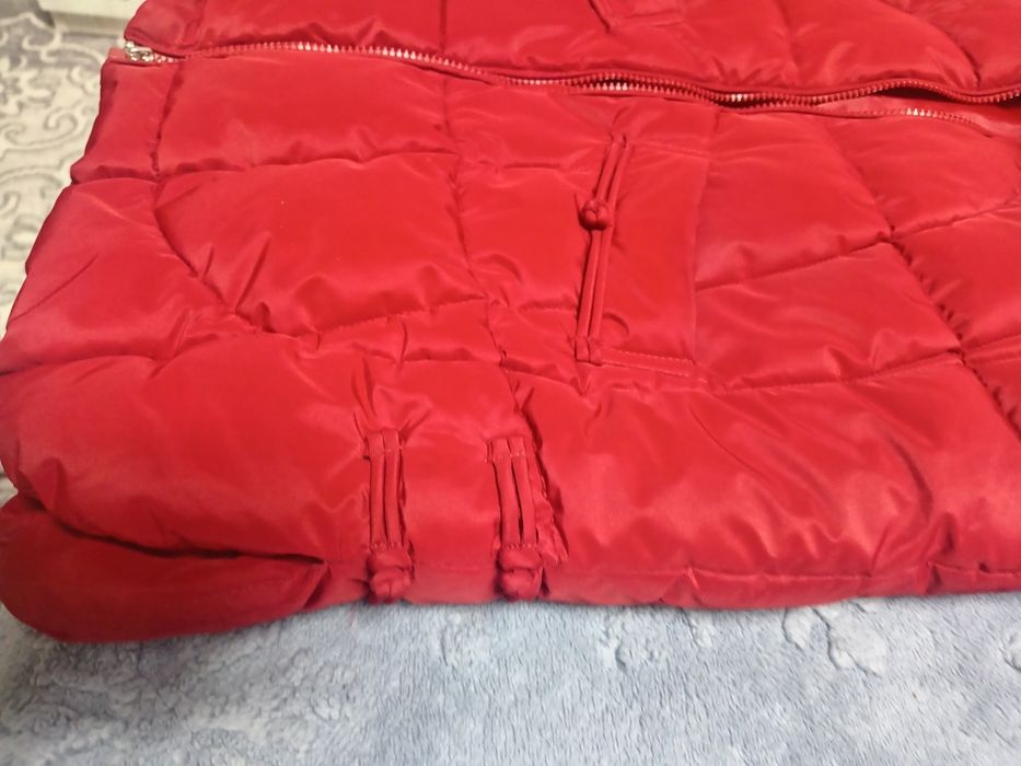 Сросно продам куртки женские