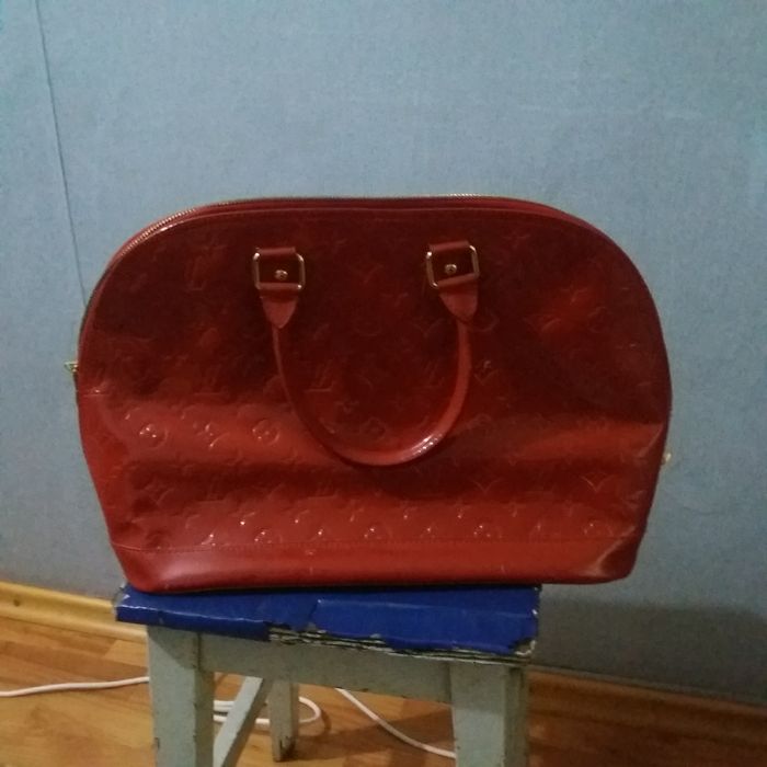 Geantă Louis Vuitton
