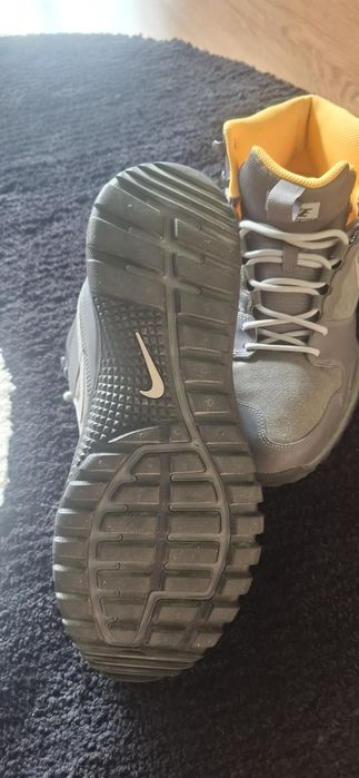 Спорти обувки NIKE