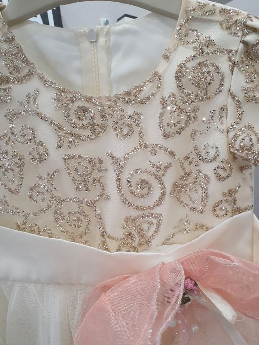 Продам платье на девочку