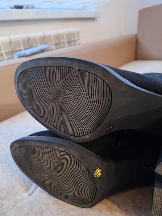 Нови черни боти с топъл хастар