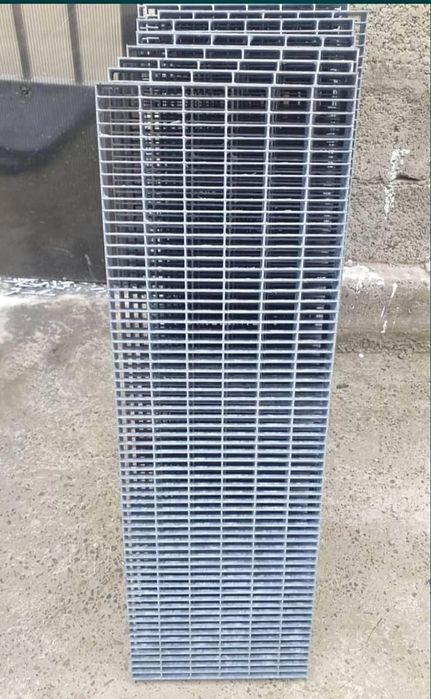 Grătare metalice si trepte