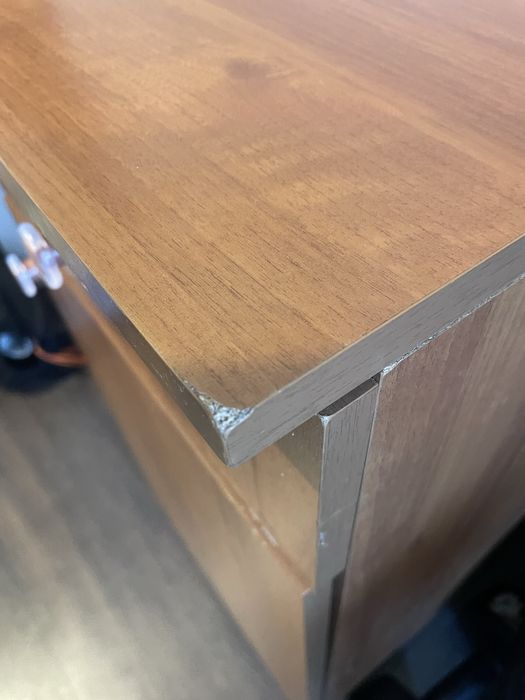 Продавам бюро 100x50x75