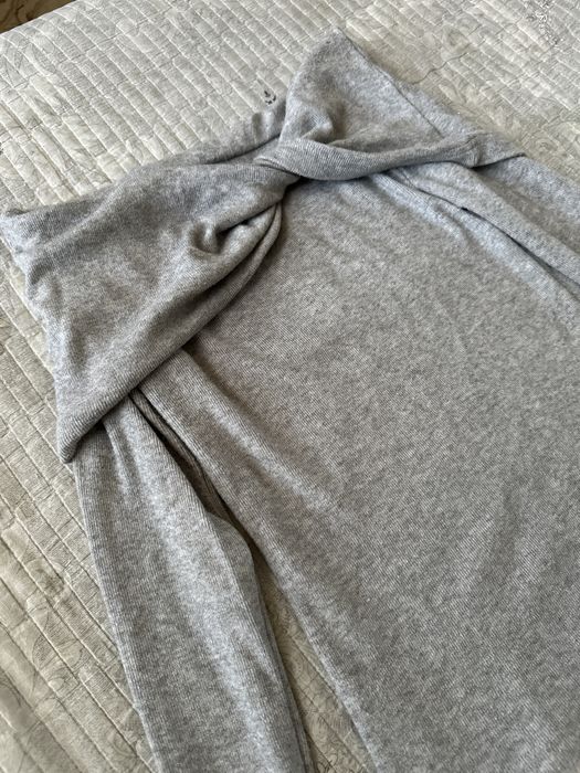 Кофта с открытыми плечами JUST