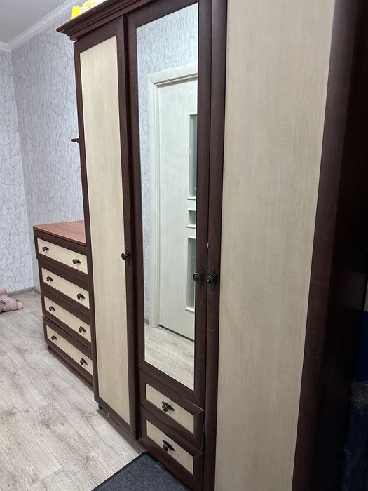 Продам шифонер  и комод