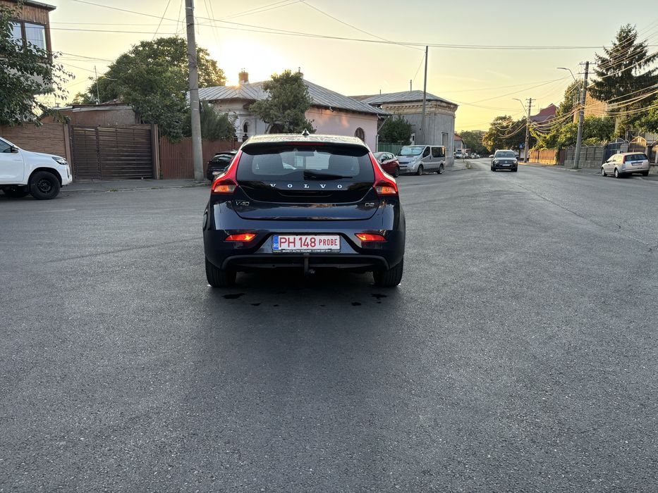 Volvo v40 Euro 5 / 1,6/ numere rosii valbile  /Camera /Navi/led / carte service /