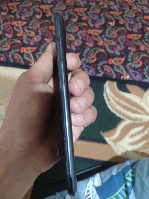 Samsung a11 yaxshi holatda