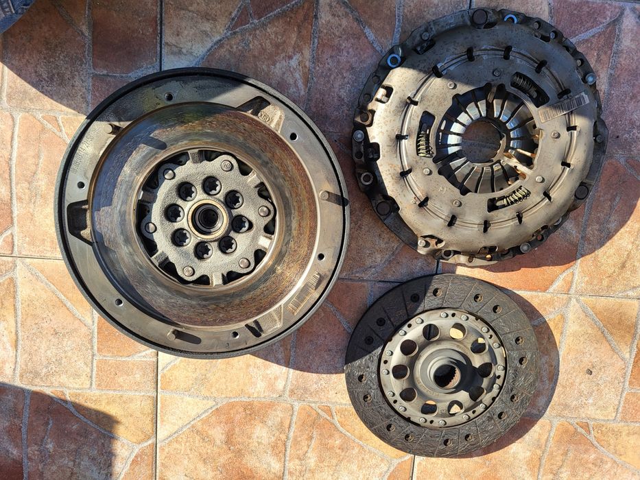 Kit ambreiaj Volantă  Bmw E90 E91 320d  Bmw  X3