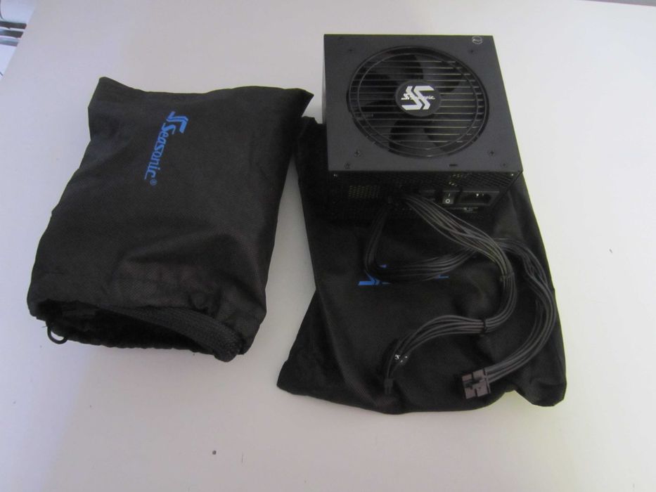 Захранване  Seasonic   750W 80PLUS GOLD   12V HPWR    напълно модулно