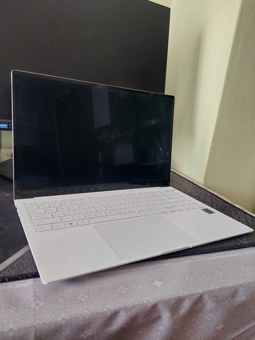 Laptop Samsung Galaxy Book Pro 15 AMOLED i7-1165G7 16gb ram 4267mhz