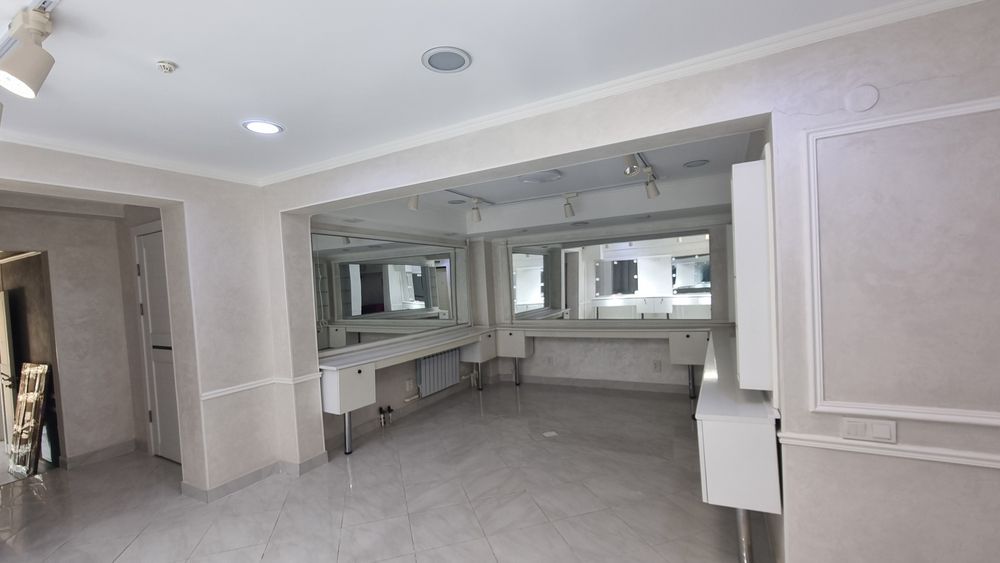 Зеркало для салона красоты