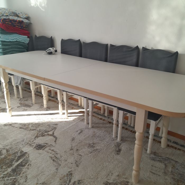 Стол для гостиной.