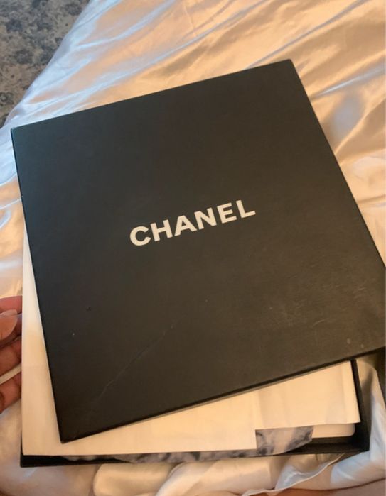 Esarfa Chanel Man on the moon 2017