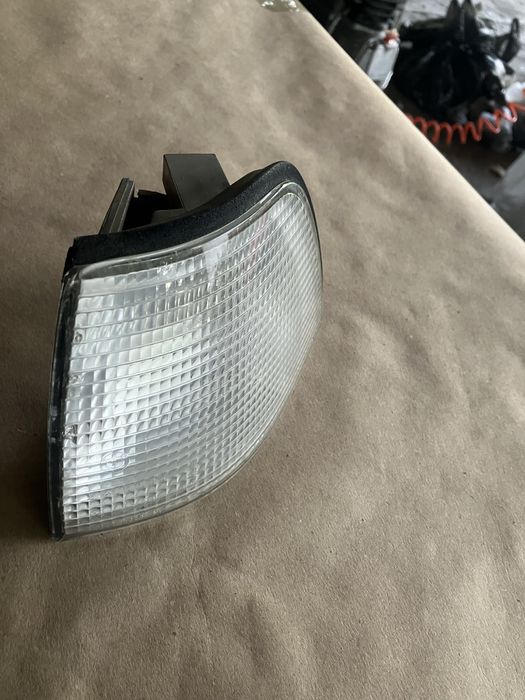 Поворотник на bmw e36