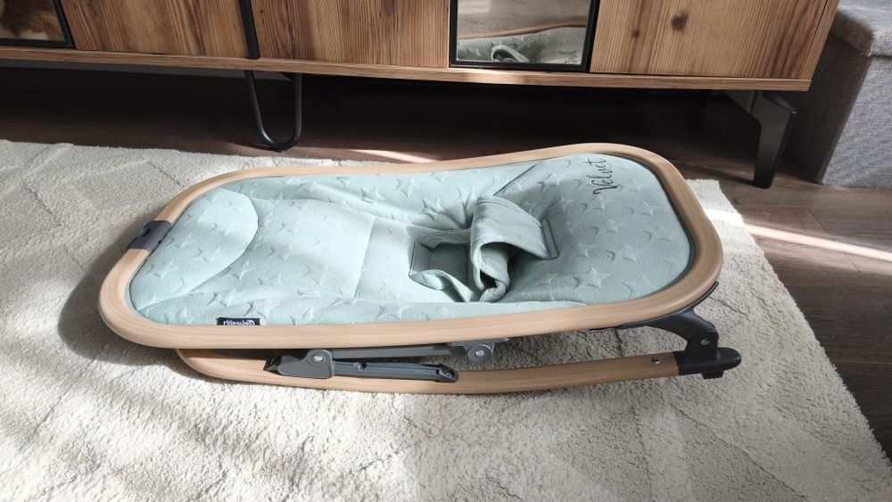 Бебешки шезлонг / люлка Chipolino Velvet – много запазен, като нов