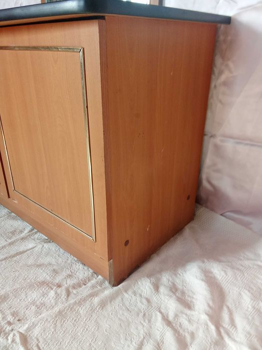 Тумба с зеркалом